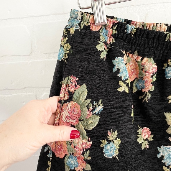 Pleasures Brocade bermudas Dark floral Jacquard Roses Embroideries Pockets Sz M - Picture 5 of 13